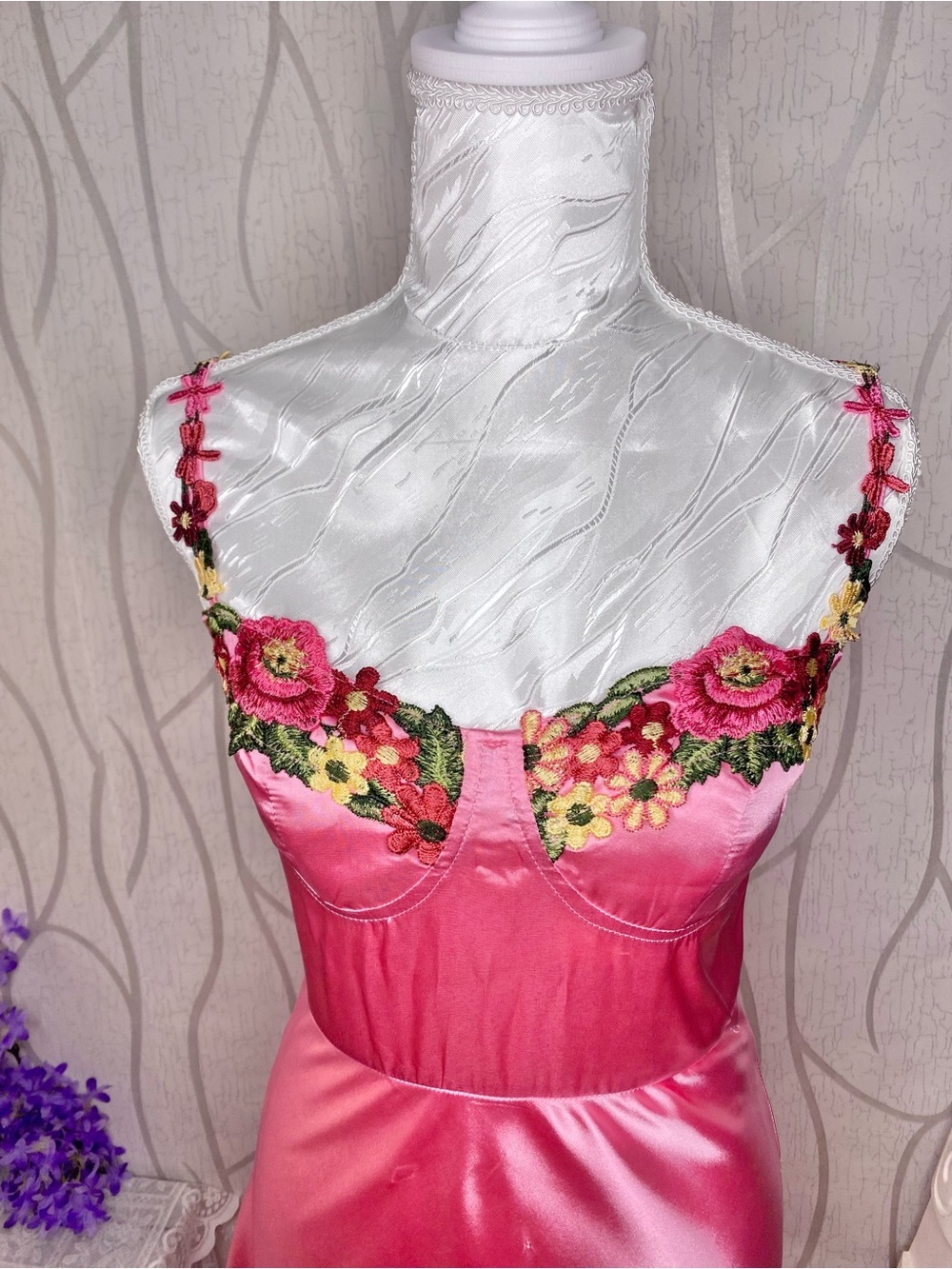 🎀🌷 Floral Embroidered Pink Satin Maxi Dress 🌷🎀 NWOT - Picture 3 of 11